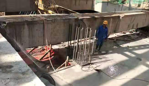 支撐梁拆除現場